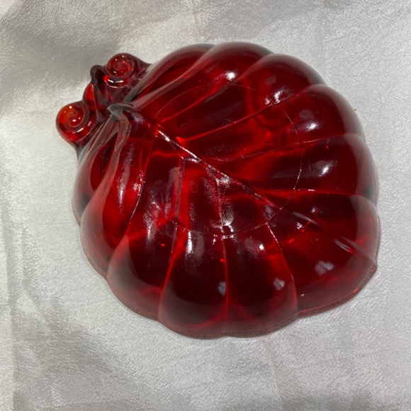 Vintage red glass ashtray. Vintage ashtray. - Picture 2 of 4